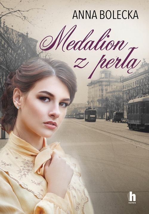 Medalion z perłą, Bolecka Anna